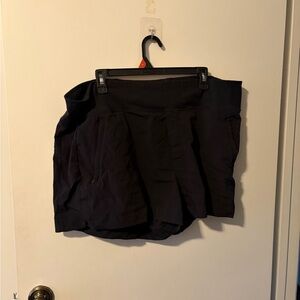 Athleta Black Trekkie North Short